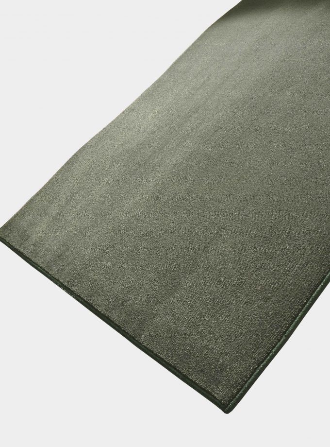 "Solid" middle olive green rug in monocolor fabric