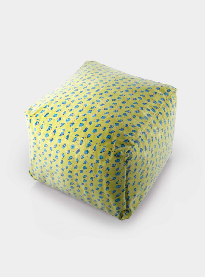 Polystyrene Pouf with "Shells and Legs" pattern