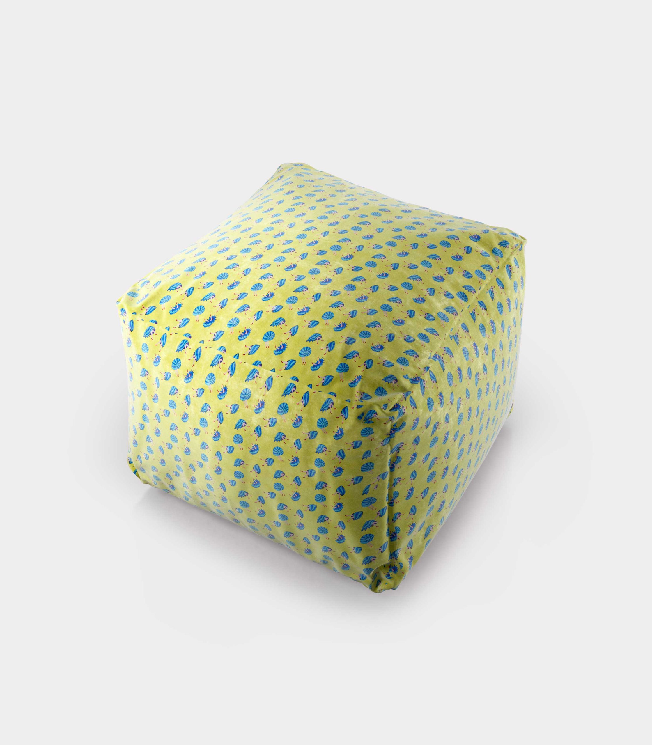 polystyrene-pouf-with-shells-and-legs-pattern-loopo-milan-design-A Polystyrene Pouf with "Shells and Legs" pattern loopo milan design FD