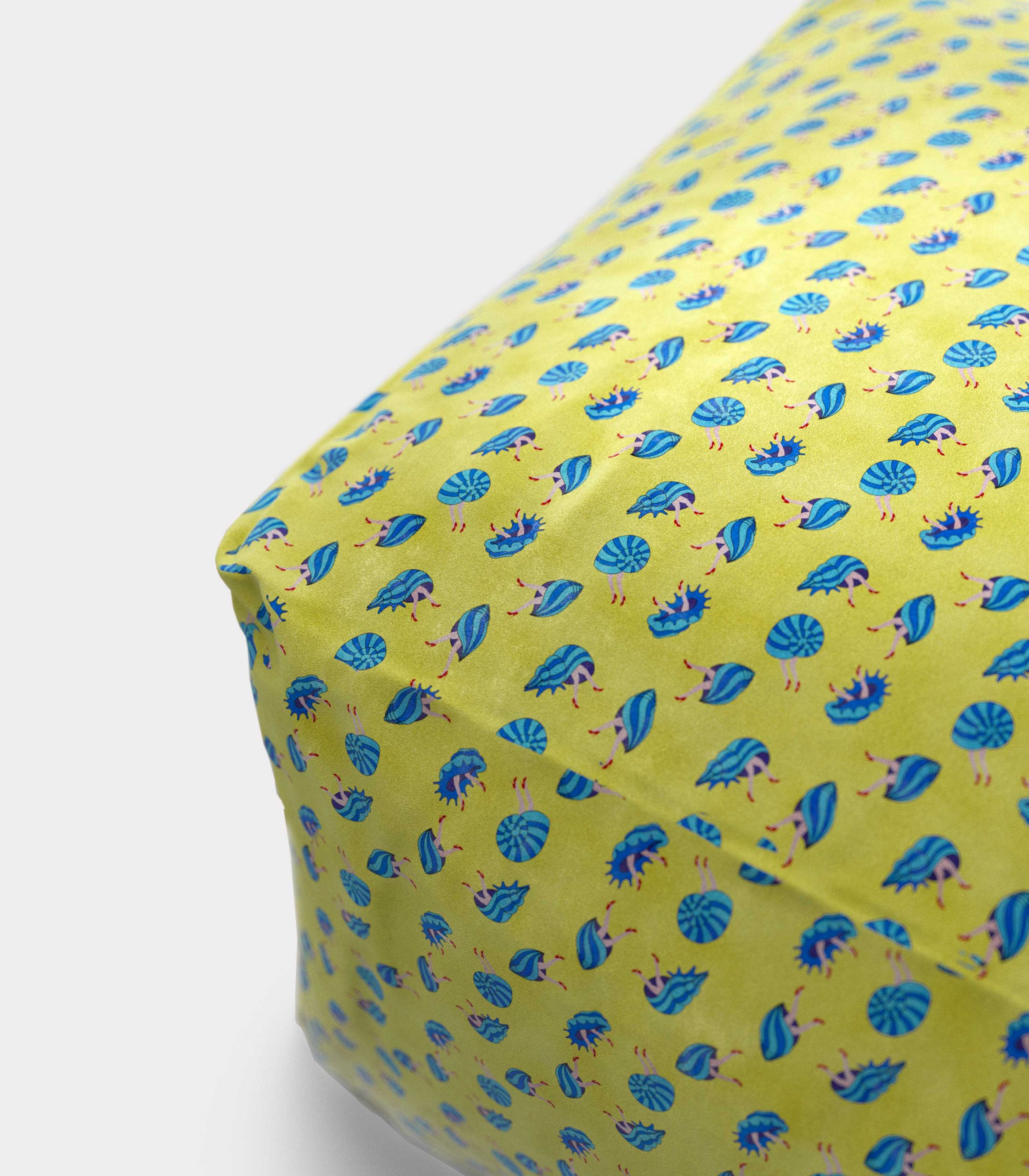 polystyrene-pouf-with-shells-and-legs-pattern-loopo-milan-design-Z Polystyrene Pouf with "Shells and Legs" pattern loopo milan design Z